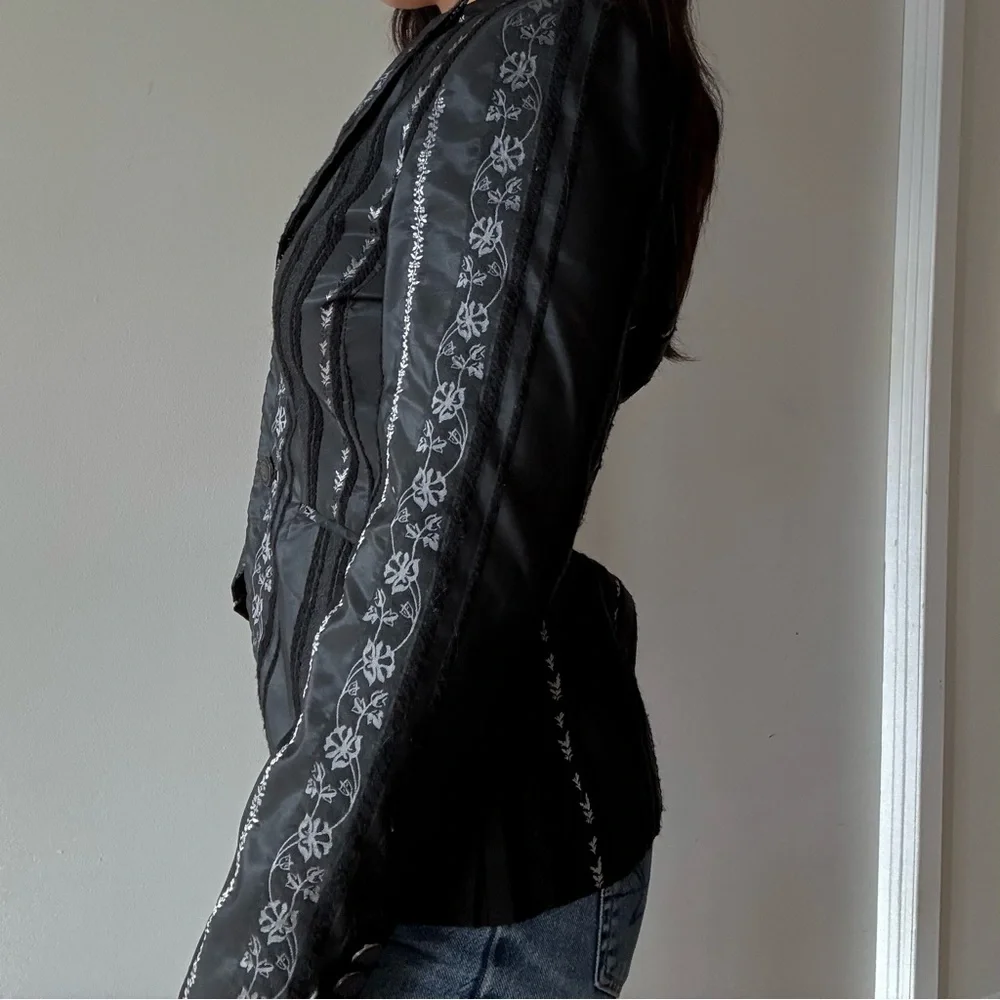 Vintage Gothic Whimsigoth Black Satin Blazer with Silver Embroidery - Picture 5 of 9